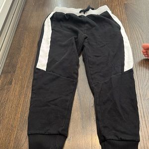 Children’s Place. Boys size small (6-7). Two pairs of fleece lined pants.